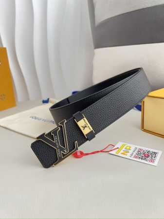 品名： Lv..路易..威登腰带皮带原单 型号：挂扣，经典纯钢材质字母挂扣，头层牛皮，图片实物拍摄 材料：头层牛皮，挂扣系列，纯钢材质扣头，钯镀电镀工艺永不掉色 - 点击图像关闭