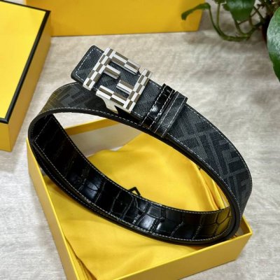 Fendi 芬迪 专柜同款 宽4.0Cm 双环正反用腰带 Ff按钉搭扣 黑色Cuoio Romano皮革材质 反面面料带有烟草黄和黑色Ff图案 四方金属饰面 时