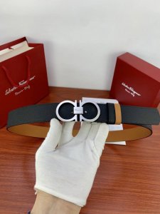 特P180 Ferragamo（菲拉格慕）双面头层牛皮配有金色/白色金属Gancio双扣。该皮带可调节，且能根据需要剪裁达到修身效果 /宽度3.5 Cm