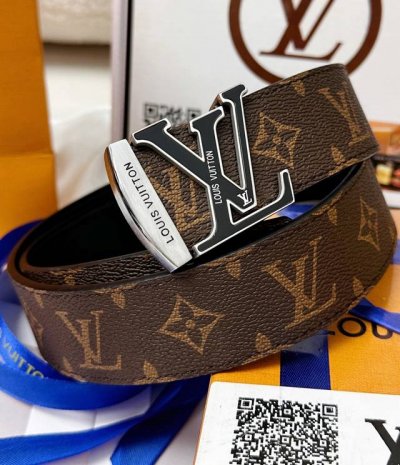 皮带：Lv.路易威登顶级复刻- 腰带：原单品质百分百进口头层牛皮，保证真皮。雕花镂空浮雕工艺.真空电镀.永不掉色.24K纯钢扣头层老花，黑格，棕格，黑花，格仔系
