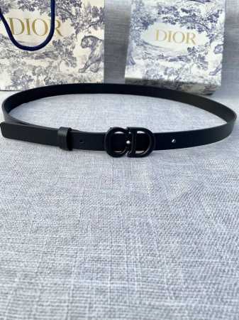 特 宽度2.0cm Dior 迪奧 爆款平面無線帶身 Saddle牛皮革皮带。 烤漆金属“CD”标志 採用進口雙面頭層牛皮 - 点击图像关闭