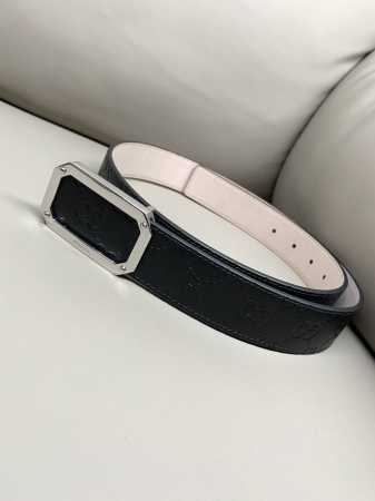 Gg 古驰 3.5宽度 进口牛皮热压花 精致五金 高端品质定制 新季来临 典藏设计中的标志性元素于 早秋系列焕发新意。这款腰带选用镂空设计增添几分个性 - 点击图像关闭