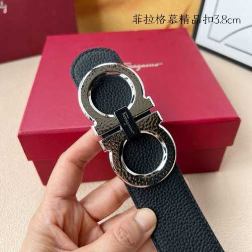 特 品牌：菲拉格慕新款进口3. 8平滑双面头层小牛皮，手感细腻柔软。搭配纯钢平滑精品钢扣，男士必备！宽度： 3. 8Cm平滑钢扣头层牛皮皮带