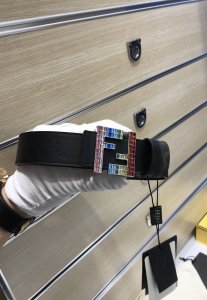 配送专柜包装 打孔针 特批新款 Fd 宽35Mm 支持Nfc 芯片扫描，标志造型 皮带，原版亚克力彩方钻扣，进口原版老花纹配制粒面小牛皮，高端大气，镀金表面金属