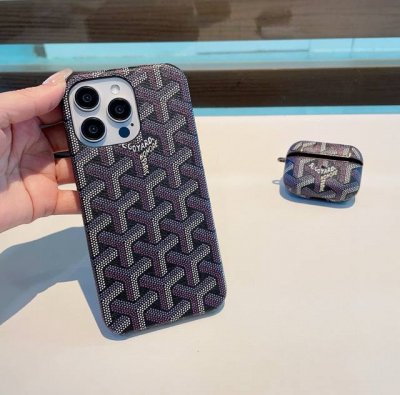 Goyard戈雅手机壳 半包油边壳 官网同步更新 型号：为了不出现报错型号，请打开本机查看手机设置显示的型号 Iphone16系列更新 Iphone16Pro