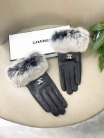 爆款到 超级推荐款 上手特美美 必须自留款 顶级原单 官网同步女士新款高档毛呢短款手套百分百选用进口小羊皮 内里羊丝里 皮质光泽鲜亮饱满 柔软细腻 手感一流认准