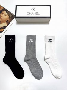 配包装 DDD 一盒3 双 DDD Chanel 香奈儿 经典字母Logo纯棉中筒袜 DDD 重工装饰个性时尚 DDD Ins爆款！专柜在售Ing 好看到爆炸