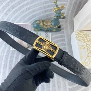 范思哲 特种皮腰带自动带系列 ，原厂五金精品不锈钢扣，手感柔软舒适 宽3.5Cm。