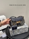 礼盒包装 升级品质 Dior 迪奥 Streetchic 斜挎包 一背就爱上，经典Oblique 老花＋做旧金属牌，复古又时髦，配可调节刺绣宽肩带，背法灵活还显