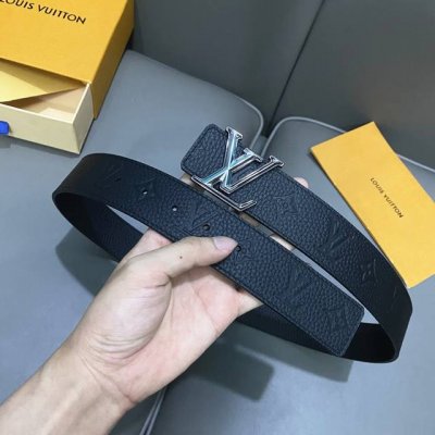 原版包裝 驢家經典款。L0Uis Vuitt0N 今季新品 男士原單腰帶 寬度40毫米 經典荔枝紋牛皮壓花大圖案 搭配雙色五金 可雙面佩戴 適合沈穩低調的男士使