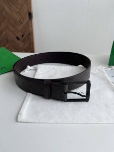 Bv 2026新款Intrecciato Stamp编织压纹腰带 原厂牛皮压印Intrecciato编织图案 搭配真空枪色针扣 针扣前端带可转动方形筒 筒带标识