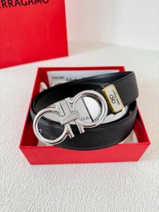 品名：菲拉格慕.Ferrgamo腰带 皮带 原单 型号：挂扣，纯铜材质经典挂扣，实物拍摄，头层牛皮材料：百分百头层牛皮，保证真皮。纯铜材质，真空电镀永不掉色，双