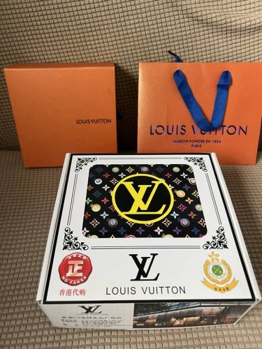 品名：Lv..路易..威登原单 材质：原单牛皮腰带 百分百头层牛皮腰带保证真皮，24K纯钢扣，专柜原单品质、做工精细，时尚大牌，送人自用首选 包装： 请认准如图