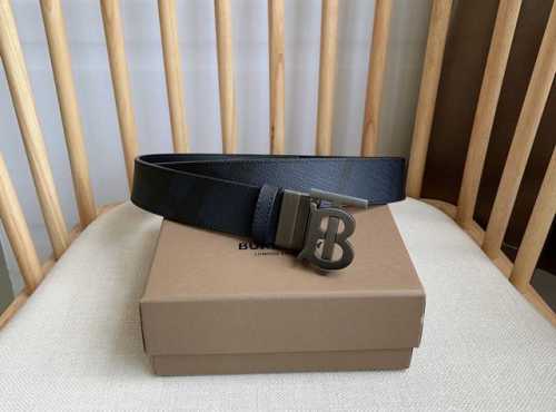Burberry 巴宝莉专柜同步上新精选品牌标志性London格纹搭配平滑皮革反面设计 饰牌搭扣点缀品牌专属标识图案 宽:3.5Cm 精致优雅 简单大方