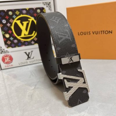 品名：Lv..路易..威登原单 材质：原单牛皮腰带 百分百头层牛皮腰带保证真皮，24K纯钢扣，专柜原单品质、做工精细，时尚大牌，送人自用首选 包装： 请认准如图
