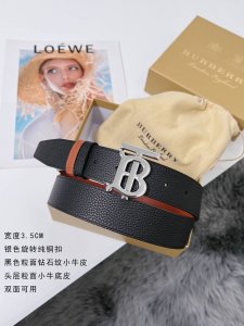 特 巴宝莉 顶级品质 宽度3.5Cm ，粒面钻石纹头层牛皮搭配平纹 精细做工，品质好货 双面可用 纯铜扣