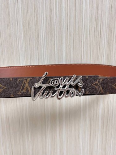 3.0进口帆布印老花，小牛皮底，搭配新款铁丝扣。女款