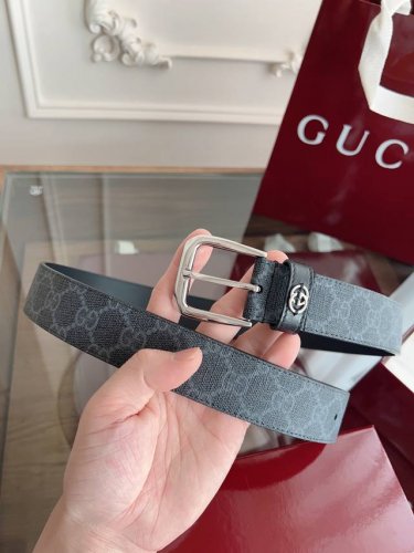 Gucci 款号 673921 92Tin 1000 表面材料是黑色定制pvc 反面定制硅胶皮 宽度3.5Cm 皮圈缝制立体Gg五金配饰 方形简约针扣