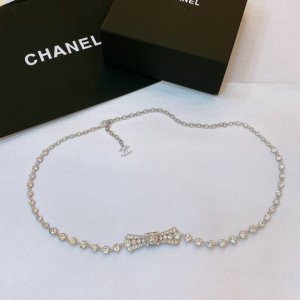 Chanel 黄铜金属、水钻与人造珍珠 银、水晶与珍珠白 腰链 不分码
