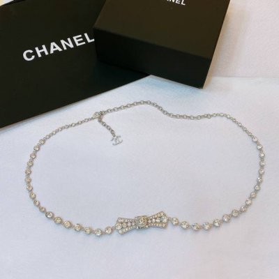 Chanel 黄铜金属、水钻与人造珍珠 银、水晶与珍珠白 腰链 不分码