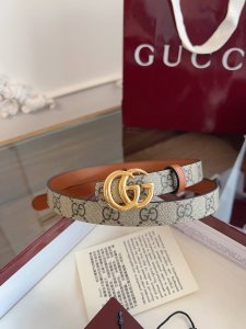 女款古驰腰带 全套包装 绝美Gucci G女式新款腰帶 專櫃同步 寬2.0厘米 帶身帆布拼進口小牛皮精緻真空電鍍双G型鋼扣 雙面可用