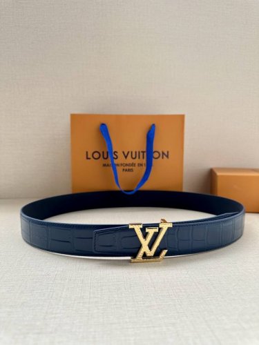 louis Vuitton 采用进口头层牛皮压鳄鱼肚皮搭配精致电镀钢扣头.底皮原版头层牛皮宽3.5Cm做工精细，百搭，上身超好，品质一流 一件代发