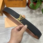Lv.路易威登 宽40Mm双面原版小牛皮 搭配单钌钯电镀扣 完美的手感.油边 出众的设计.风格 高贵奢华 时尚大方 高清实拍 货真价实 品质保证 双面用