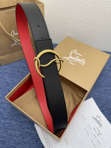 3.8宽Christian 、Louboutin 男士Ricky标志性徽标搭扣黑色腰带红色底，双面牛皮。
