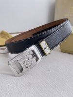 品名：巴宝莉.Burberry 腰带自动带 皮带 型号：自动扣，纯钢材质自动扣，自动带身，双面头层牛皮 材料：百分百头层牛皮，保证真皮。24K纯钢扣专柜同等质量