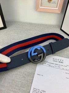 宽度4.0Cm G U C C I 经典帆布织带腰带头尾用采头层小皮牛的点缀 配以织纹质皮滚边和原单钢扣。夏季男百女搭款 上身效超果级棒