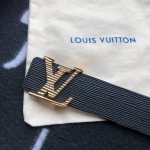 皮带：Lv..路易..威登顶级复刻. 腰带：原单品质百分百头层牛皮，保证真皮。真空电镀.永不掉色.24K纯钢扣头层牛皮，水波纹系列，永恒经典款专柜同等质量， 送