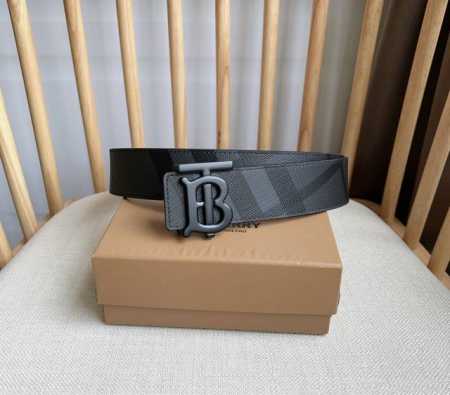 burberry 巴宝莉 Tb专属标识图案 意大利制皮革腰带 采用百搭双色设计 宽:4.0Cm 今年B家最新款式 亲们赶紧转图下单哦！ 简单精致 流行款 - 点击图像关闭