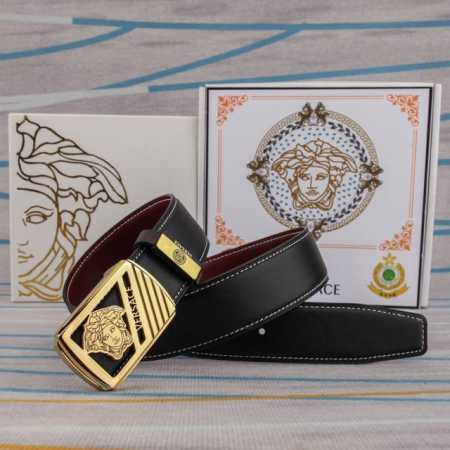 品名：Versace.范思哲 材质：原单牛皮腰带 百分百头层牛皮腰带保证真皮，24K纯钢扣，专柜原单品质、做工精细，时尚大牌，送人自用首选 包装： 请认准如图专 - 点击图像关闭