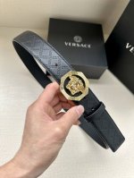 特 宽度4.0Cm 范思哲Versace人头标志：腰带扣上的3D饰有古希腊回纹美杜莎，赋予该款Palazzo腰带很高的辨识度。