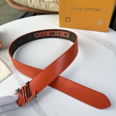 L0Uis Vuitt0N 專櫃最新升級版本 寬度40毫米 精湛工藝定制帆布面料襯托進口小牛皮底 双面丝印品牌Logo图案效果 搭配精鋼二层二色字母搭扣 經典百