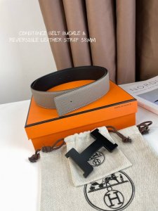 特 Constance Belt Buckle & Reversible Leather Strap 33Mm 采用Epsom原版皮 双面可用 搭配精品纯钢五金