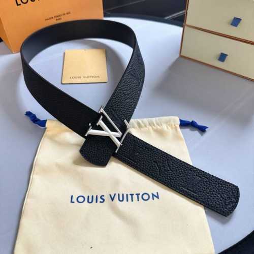 配原版包裝 L0Uis Vuitt0N 專櫃最新升級版本 寬度40Mm 原廠荔枝紋面壓刻有花型圖案效果 進口柔軟小牛皮底 半圓形設計工藝 搭配菱形砂面字母搭扣