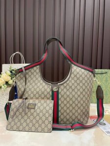 细节图 酷奇托特 Gucci Giglio 系列大号托特包 Gucci酷奇托特包 百搭经典 闭眼入 复古高级 还配一条长肩带 可斜挎 秀款首发Gucci Gig