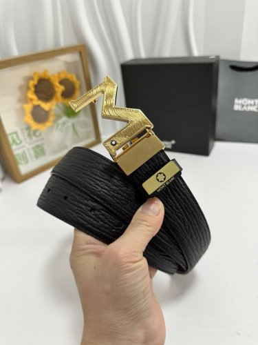 品名：万宝龙 Montblanc 材质：原单牛皮腰带 百分百头层牛皮腰带保证真皮，24K纯钢扣，专柜原单品质、做工精细，时尚大牌，送人自用首选 包装： 请认准如