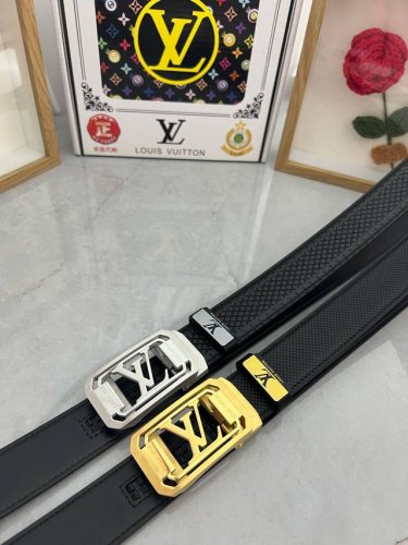 品名：Lv..路易..威登自动带 材质：原单牛皮腰带 百分百头层牛皮腰带保证真皮，24K纯钢扣，专柜原单品质、做工精细，时尚大牌，送人自用首选 包装： 请认准如