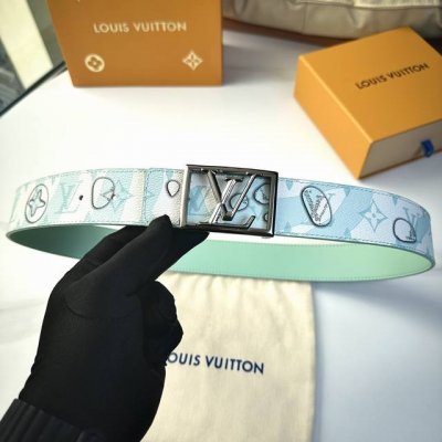 L0Uis Vuitt0N 專櫃最新升級版本 寬度40毫米 精湛工藝定制帆布面料襯托進口小牛皮底 搭配精鋼搭扣 雙面用 經典百搭款！
