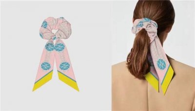 爱马仕Hermes ，名人电梯Twilly小丝巾发圈可拆两用Twilly小丝巾这款小巧的丝巾配饰佩戴方式千变万化，可为您的日常造型增添灵动妙趣！