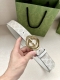 宽度：3.8Cm Gucci经典双G标识依旧是Gucci系列的重要设计元素。这款女士宽版皮革腰带采用米色和白色Gg Supreme帆布制成，沿用这一经典设计。白