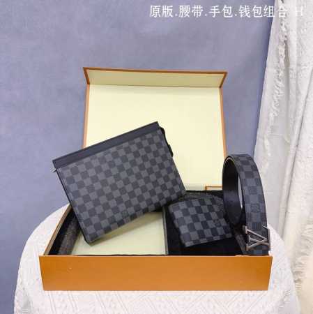 腰带钱包手包3件套路易L家 腰带采用原版皮牛皮带身，带宽3.8Cm。扣头采用原版五金扣头。原版手包原版复刻。尺寸：26*20独家定制3件套高端包装。高端大气送礼 - 点击图像关闭