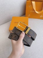 配全套包装礼盒 Lv 全新入门级款式，丰富了帆布腰带系列，同时饰有Damier Graphite格纹。Damier帆布腰带，小牛皮内衬 - 明亮镀钯黄铜搭扣 -