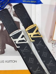 皮带：Lv..路易..威登顶级复刻- DDD 腰带：原单品质百分百进口原厂头层牛皮，保证真皮。雕花设计.真空电镀.永不掉色.24K纯钢扣黑格-老花-咖啡格子-黑