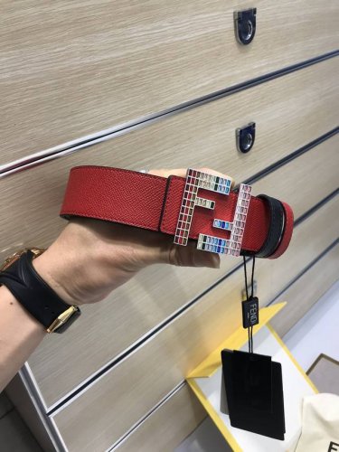 配送专柜包装 打孔针 特批 新款 Fd 宽38Mm 支持Nfc 芯片扫描，标志造型 皮带，原版亚克力彩色方钻扣，进口原版十字纹配小牛皮，高端大气，镀金表面金属制