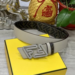 Fendi 芬迪 专柜同款 宽4.0Cm 双环正反用腰带 Ff按钉搭扣 双色cuoio Romano皮革材质 反面面料带有烟草黄和黑色ff图案 黑色珐琅金属饰面
