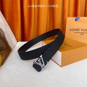 Louis Vuitton ：经典原单品质，经典压格面平纹底，原单精品钢扣，精工制作，细节看图，实物拍摄，高端奢华，宽度4.0Cm
