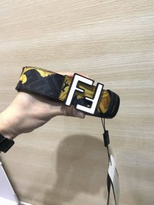 配送专柜包装 打孔针 特 新款 Fd 宽38 Mm 支持Nfc 芯片扫描，标志造型皮带，原版亮面间色 亚克力F铆钉扣，进口原版小牛皮压花制成，镀金表面金属制品，